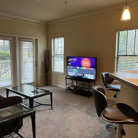 Two 2 Tango - Sleeps 4 "Romantic Get Away Or Business" Close To Everywhere You Want To Be! Instant Booking Available Apartamento Charlotte Exterior foto