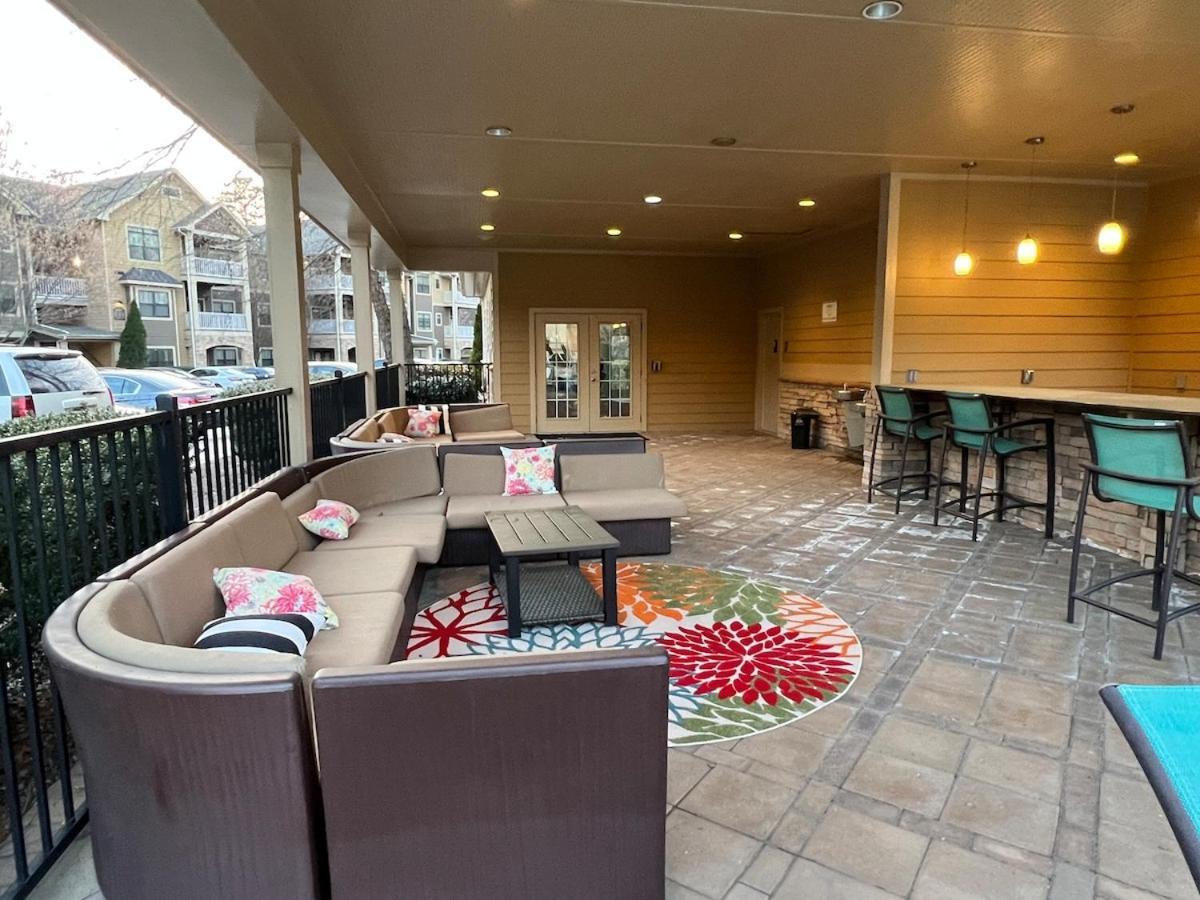 Two 2 Tango - Sleeps 4 "Romantic Get Away Or Business" Close To Everywhere You Want To Be! Instant Booking Available Apartamento Charlotte Exterior foto