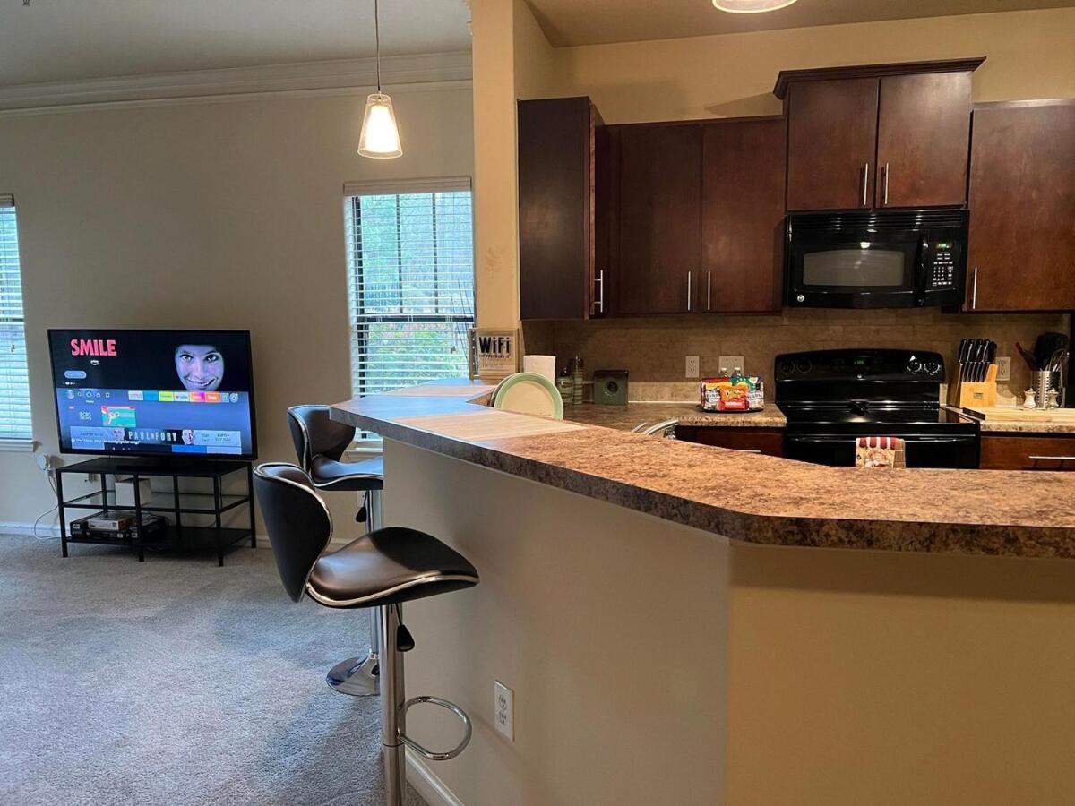 Two 2 Tango - Sleeps 4 "Romantic Get Away Or Business" Close To Everywhere You Want To Be! Instant Booking Available Apartamento Charlotte Exterior foto