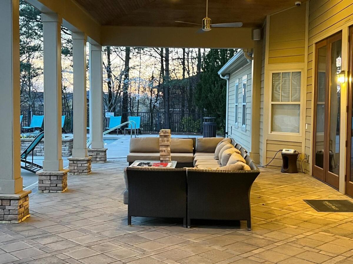 Two 2 Tango - Sleeps 4 "Romantic Get Away Or Business" Close To Everywhere You Want To Be! Instant Booking Available Apartamento Charlotte Exterior foto