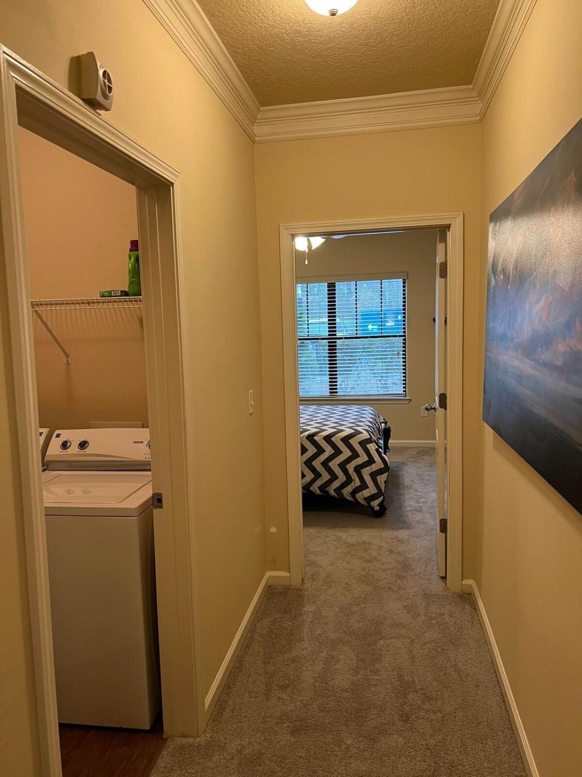 Two 2 Tango - Sleeps 4 "Romantic Get Away Or Business" Close To Everywhere You Want To Be! Instant Booking Available Apartamento Charlotte Exterior foto