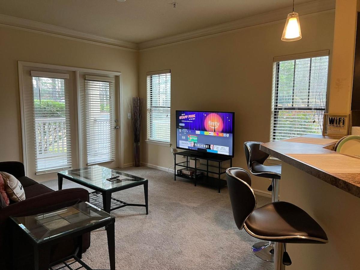 Two 2 Tango - Sleeps 4 "Romantic Get Away Or Business" Close To Everywhere You Want To Be! Instant Booking Available Apartamento Charlotte Exterior foto